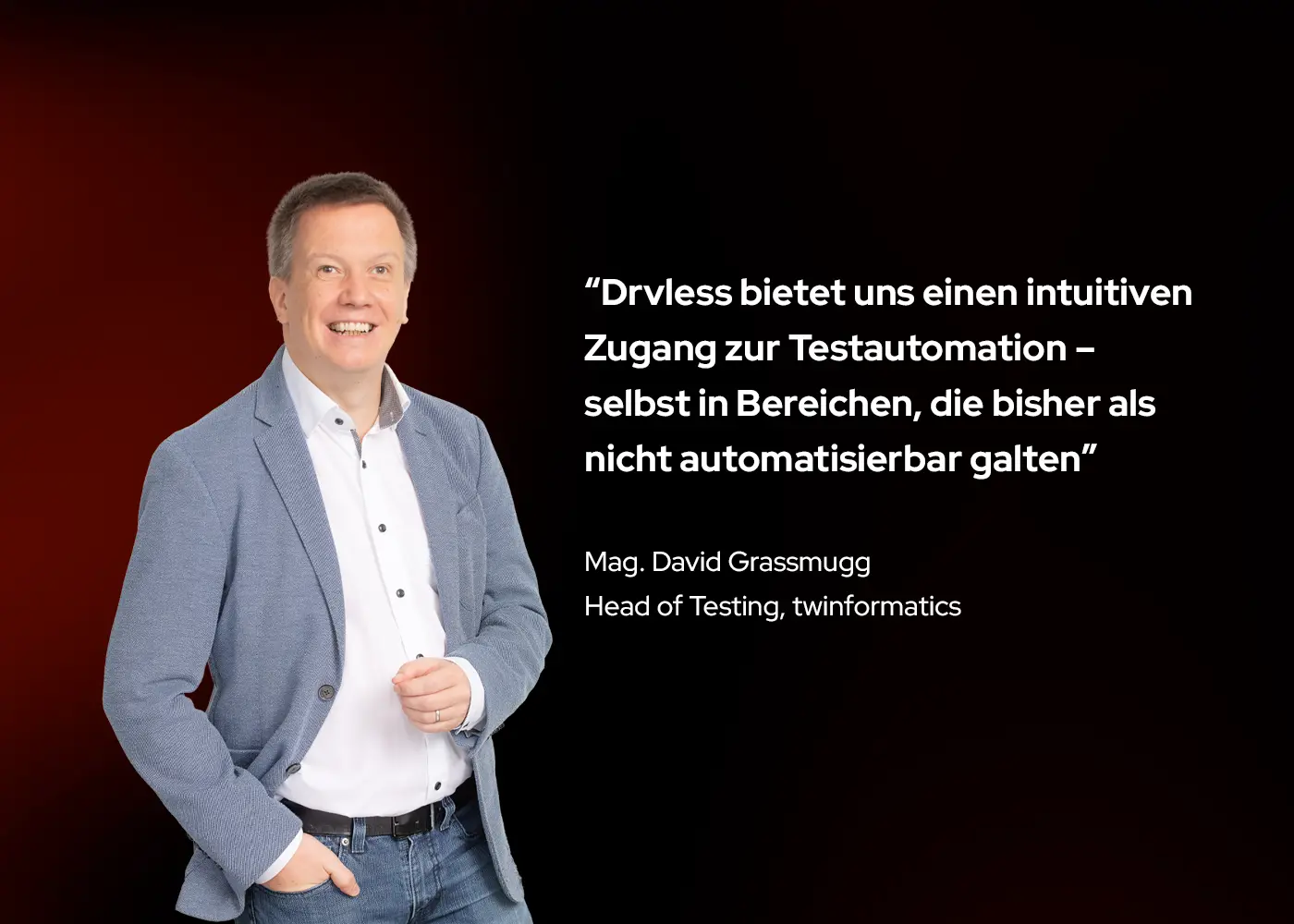 Porträt von David Grassmugg mit einem rechts daneben platzierten Zitat, das seine Sicht auf Künstliche Intelligenz und Innovation hervorhebt.
